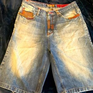 Jean shorts akademic